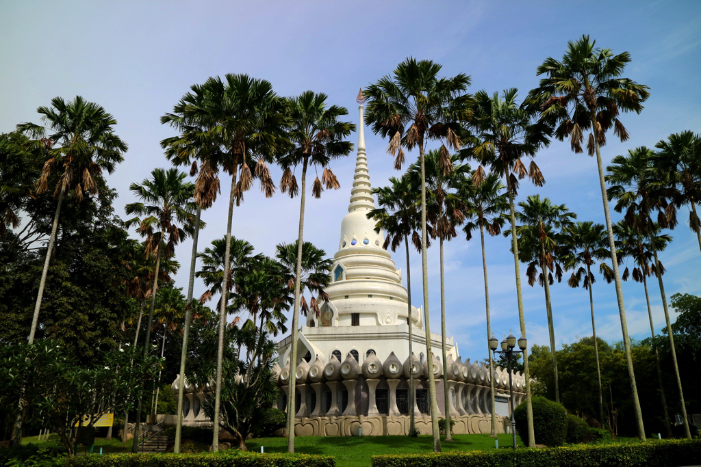 Wat Yannasangwararam パタヤ 寺院 花 