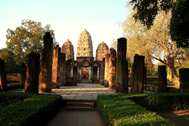 タイ スコータイ ワット シーサワーイ 歴史公園 世界遺産