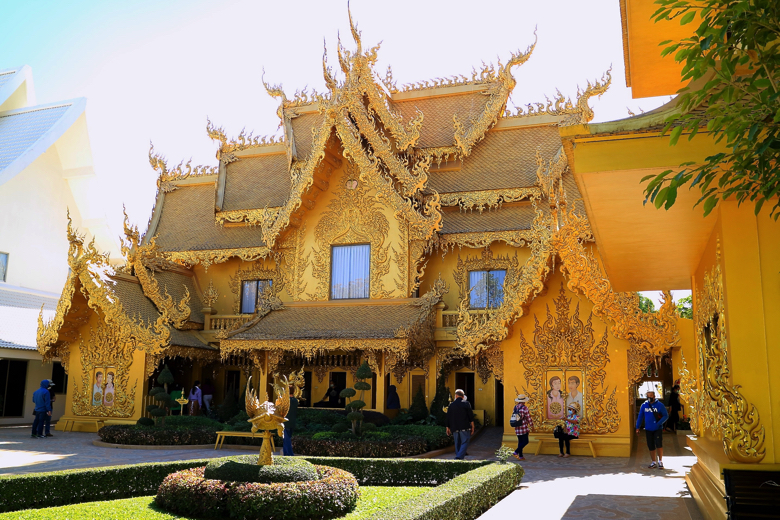タイ チェンライ ワットロンクン Wat Rong Khun