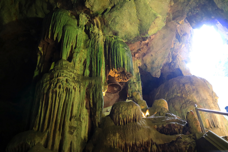 タイ ペッチャブリー カオ・ルアン洞窟