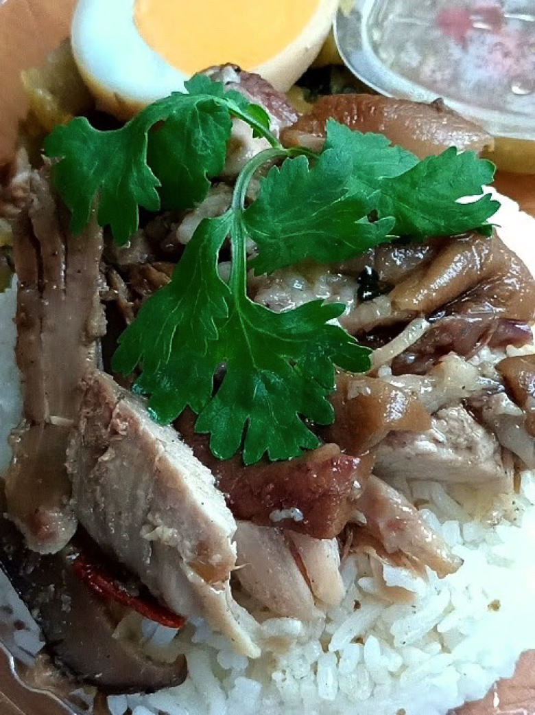 サラメシ タイ料理 タイ飯 美味しい カオカームー